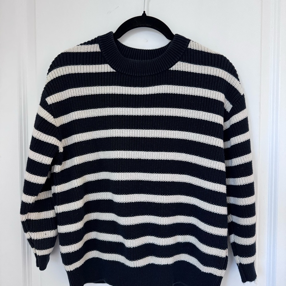 🖤ZARA Black and White Striped Sweater